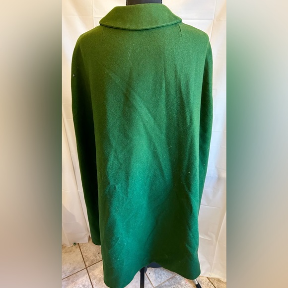 Vintage Christa Moden of Salzburg, Austria Green Wool Cape with White Stitching - Picture 2 of 8